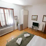 Enzo's House بيت ضيافة لوكا