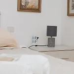 Enzo's House * لوكا