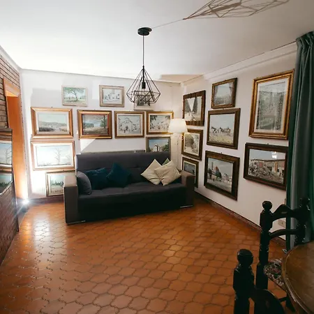 Enzo's House 루카