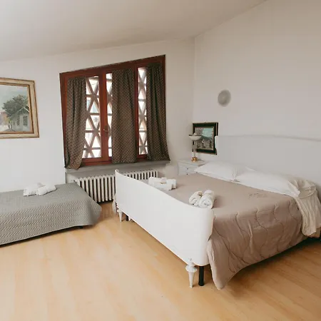 Enzo's House 루카