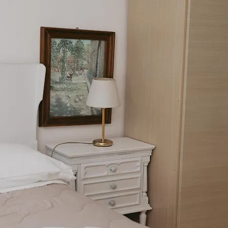 Enzo's House Gasthuis *