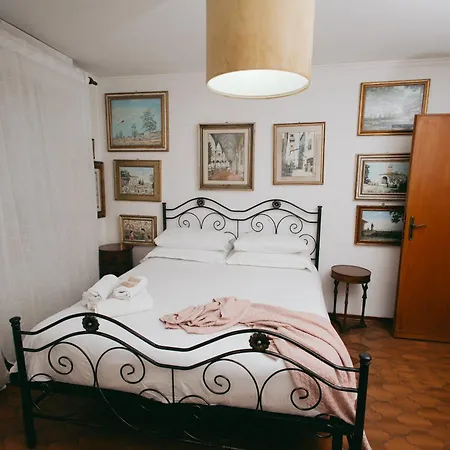 Enzo's House Guest house