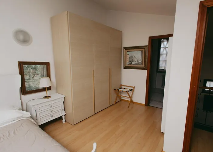 Enzo's House Affittacamere *