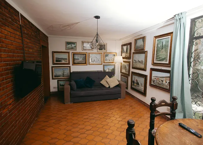 בית הארחה Enzo's House לוקה